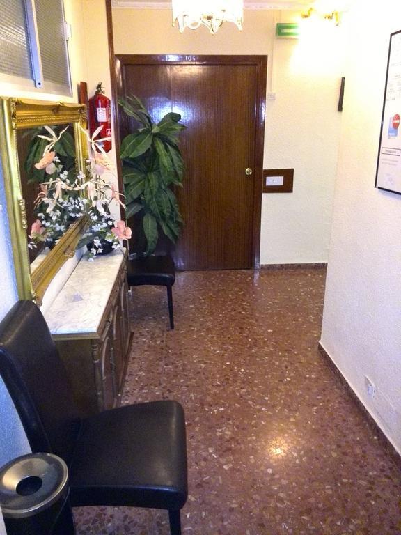 Hostal Victoria Ubeda  Exterior photo