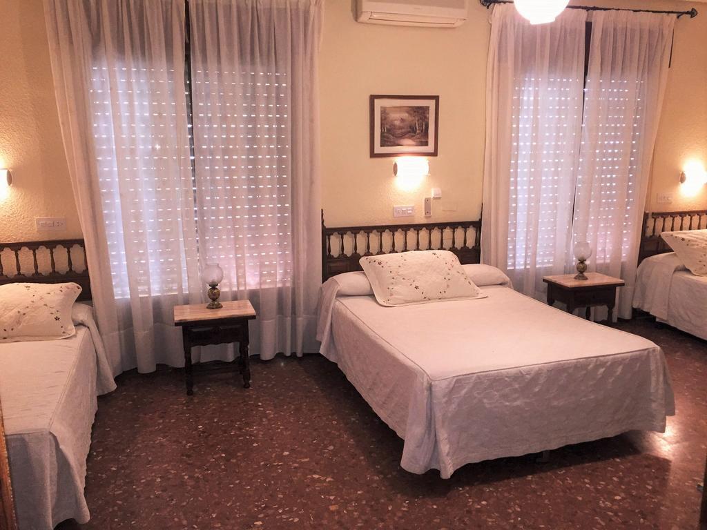Hostal Victoria Ubeda  Room photo
